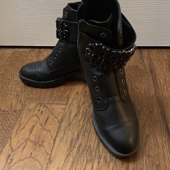Black blinged out Karl Lagerfeld boots 🥾 - Picture 2 of 4